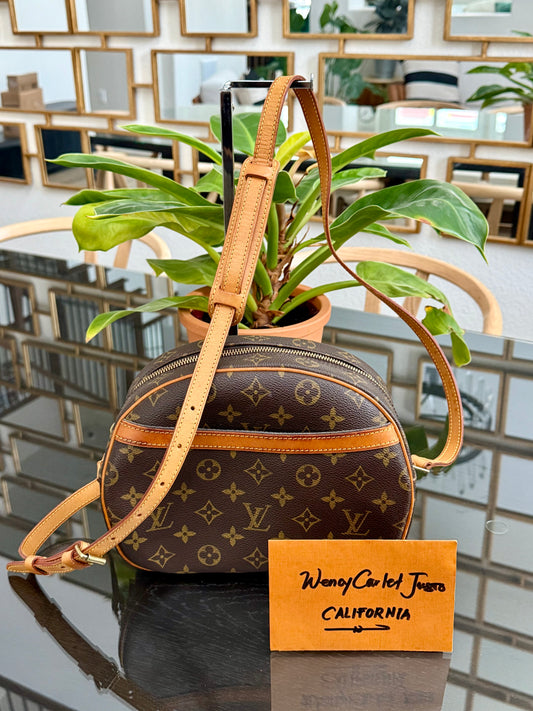 Blois Crossbody -🗓️ Year: 2000