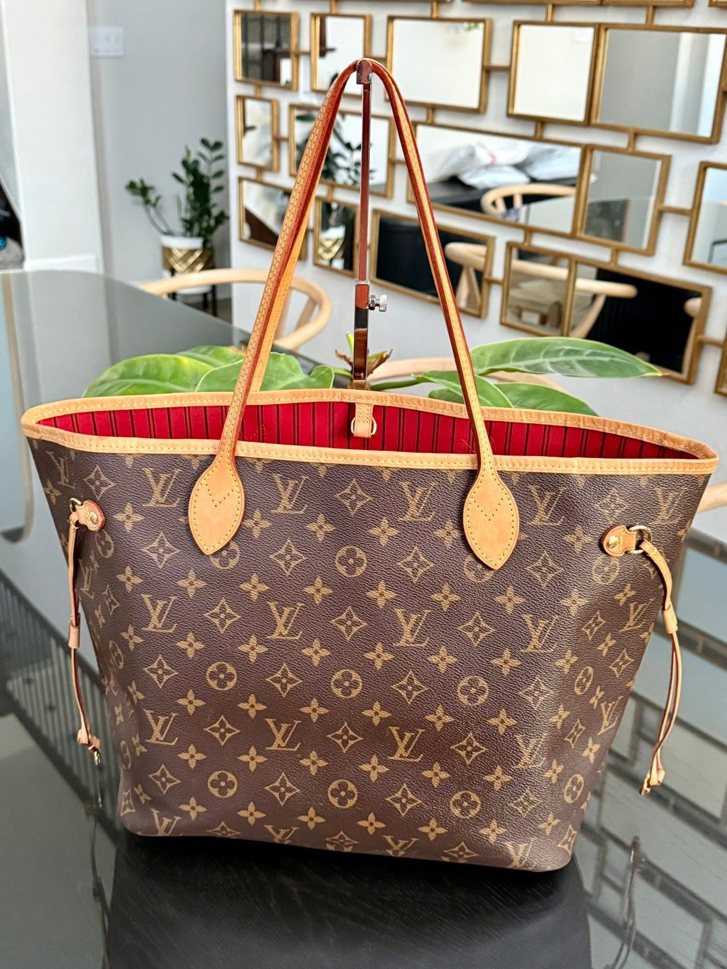Neverfull MM Monogram in Cerise interior with Dustbag and Insert Organizer 🌺 📅 Year: 2018