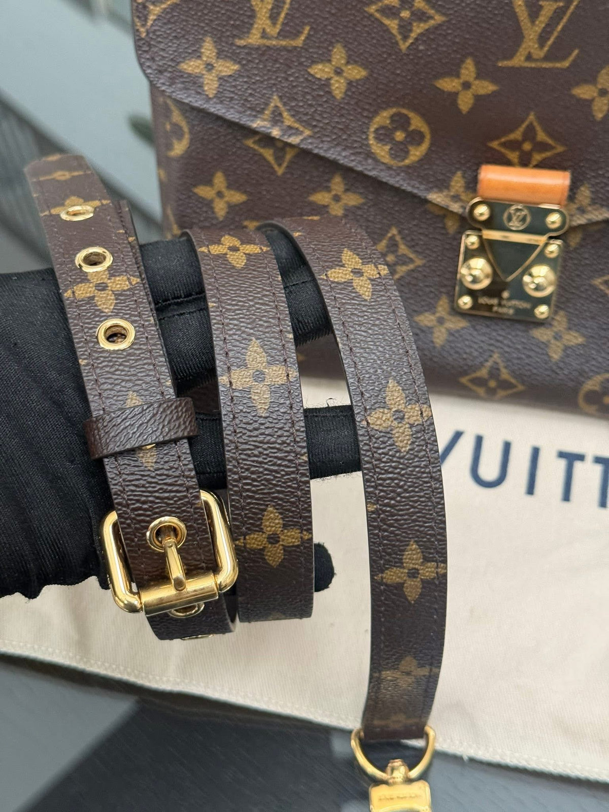 Pochette Metis in Monogram with Original Strap, Box, Dustbag and Paper bag 🗓️ Year 2017