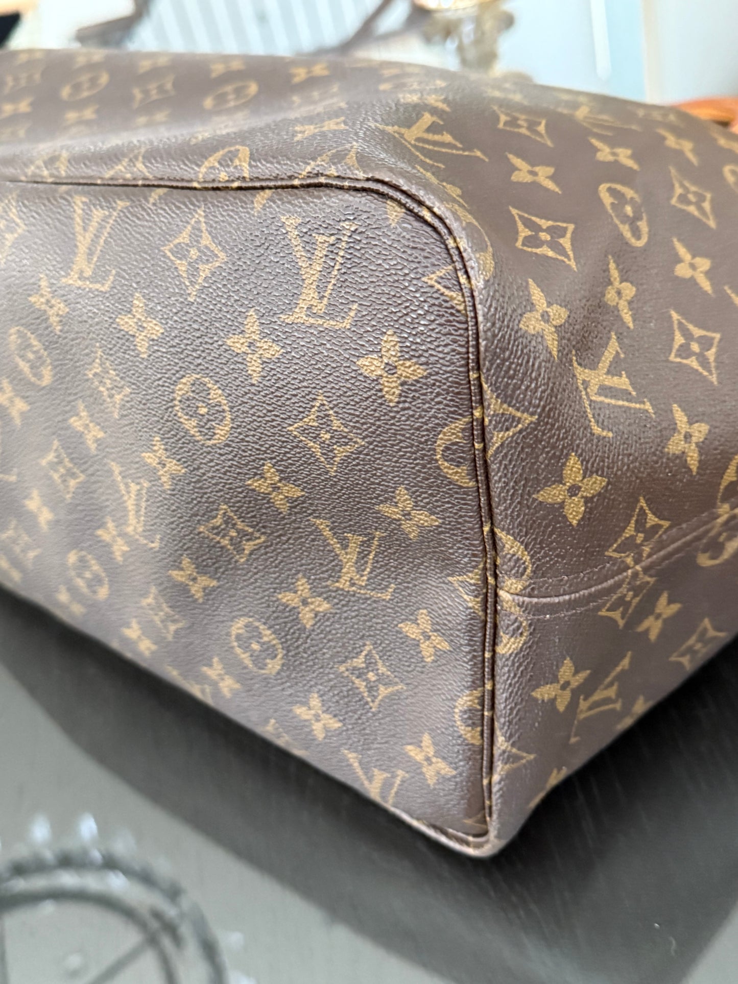 Neverfull GM with Dustbag and Insert Organizer 📅 Year: 2012