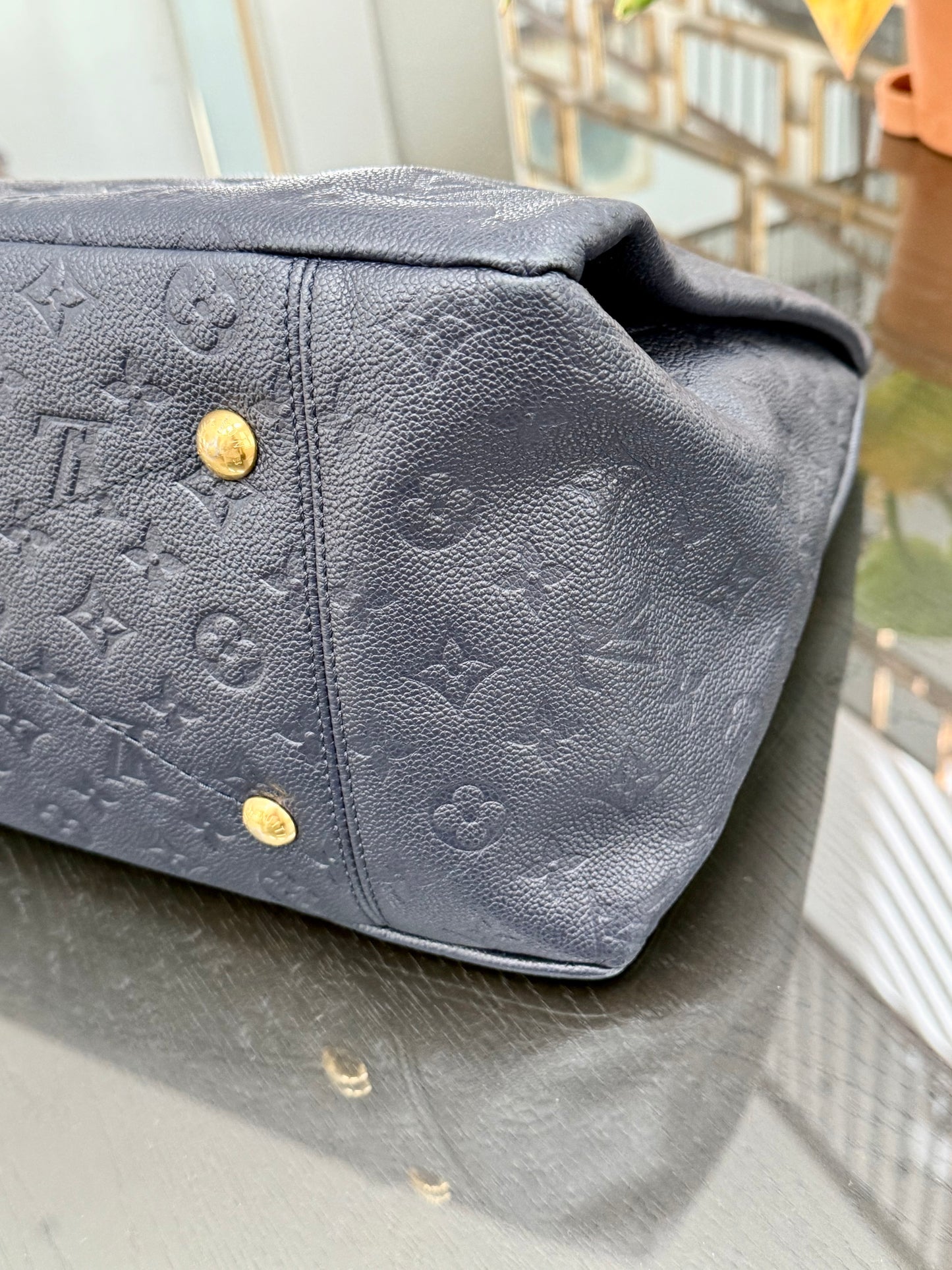 Artsy MM Empriente in Navy Blue with Dustbag- 📅 Year: 2020