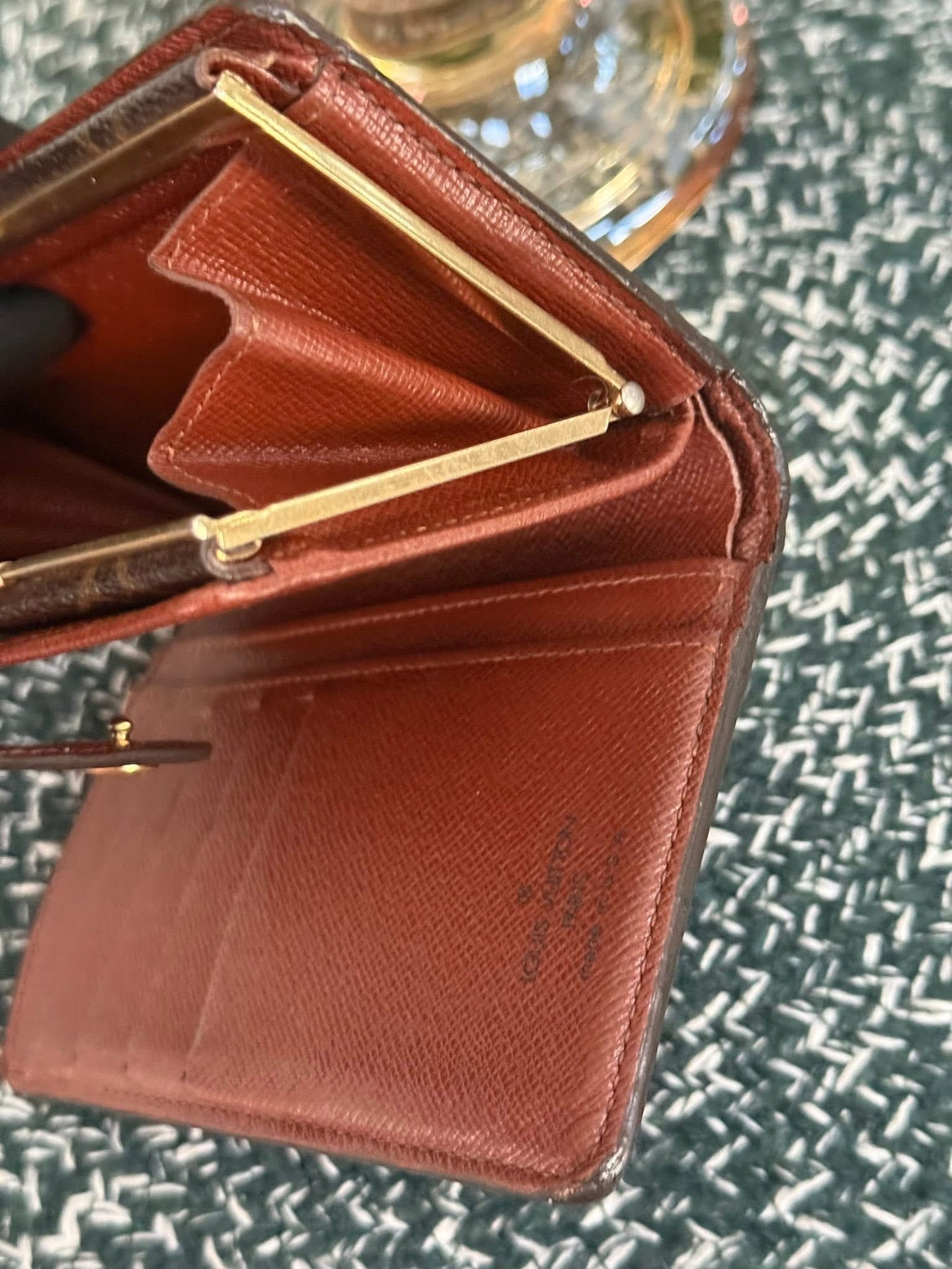 Kisslock Wallet in Monogram 🗓️ Year: 2000