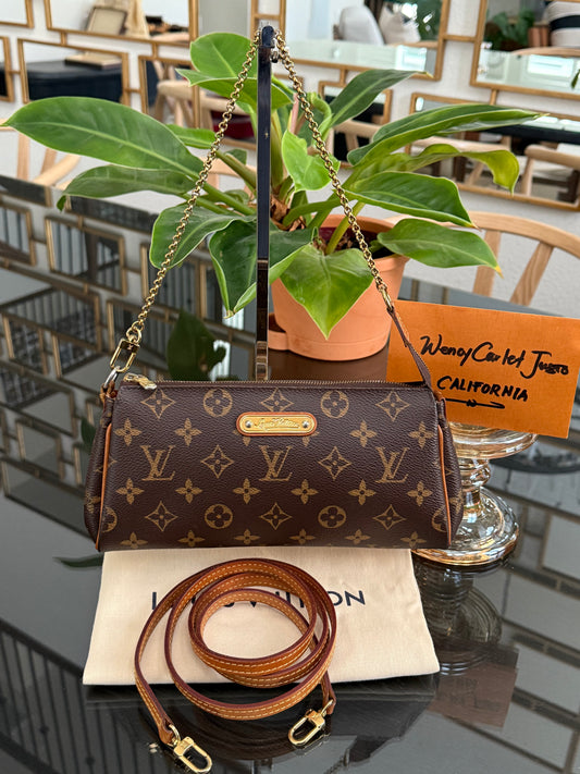 Eva Clutch with Dustbag- 🗓️ Year: 2015