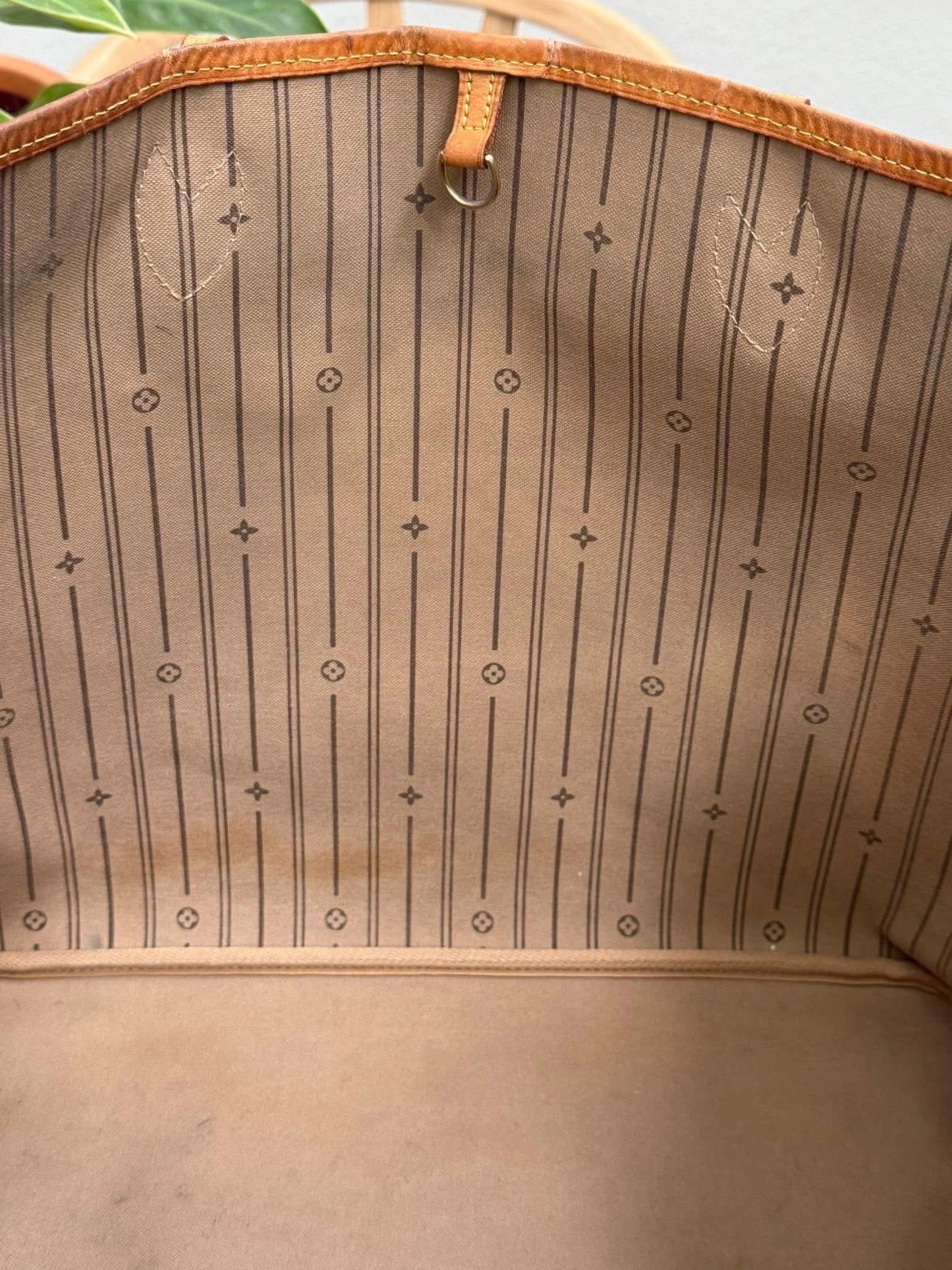 Neverfull GM in Monogram with Insert Organizer 📅 Year: 2011