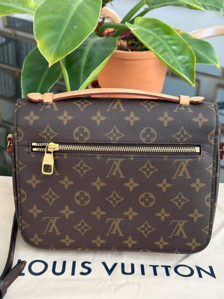Pochette Metis in Monogram with Box, Dustbag and Paper bag 🗓️ Year 2020