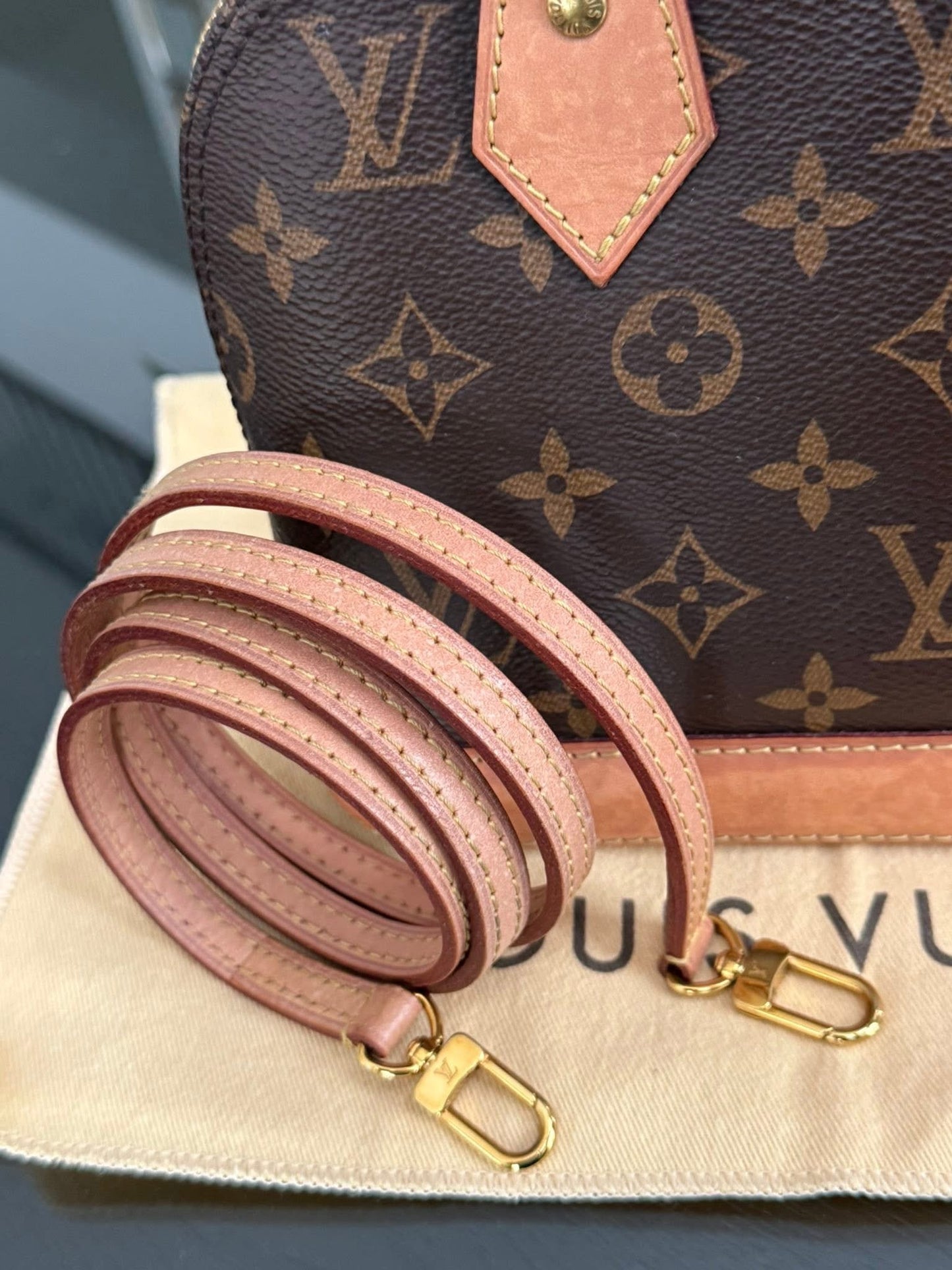 Alma BB in Monogram with Lock 🔐 key, Original Strap, Insert Organizer, Box,Dustbag and Paper bag 🗓️ Year: 2020