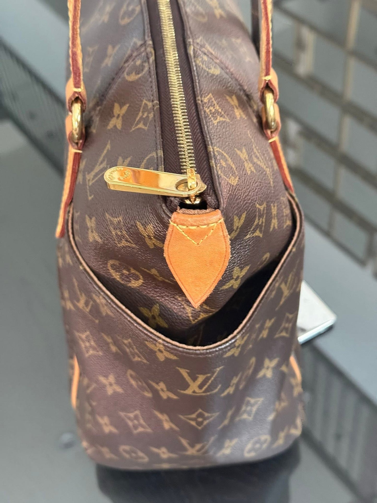 Totally MM in Monogram with Dustbag and Insert Organizer 📅 Year: 2010