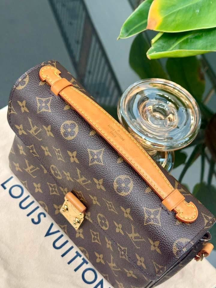 Pochette Metis in Monogram with Original Strap, Box, Dustbag and Paper bag 🗓️ Year 2017