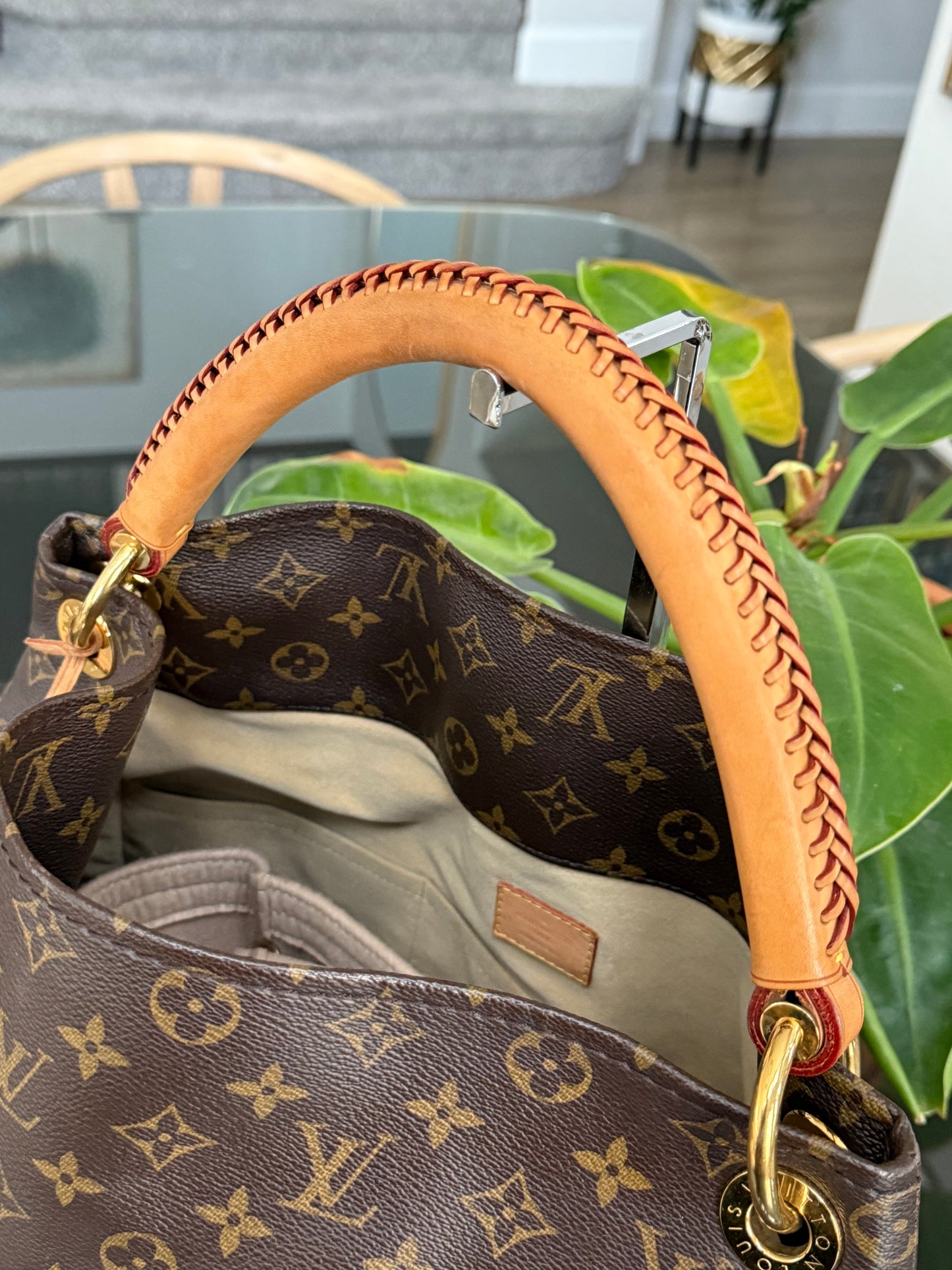 Artsy MM with Dustbag and Insert Organizer - 📅 Year: 2009