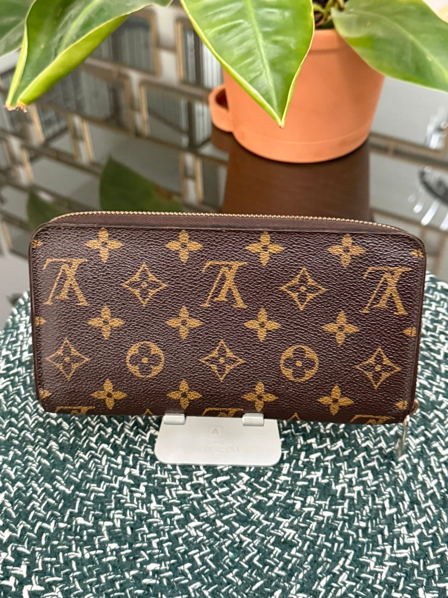 Monogram Zippy Long Wallet with Box 🗓️ Year: 2015
