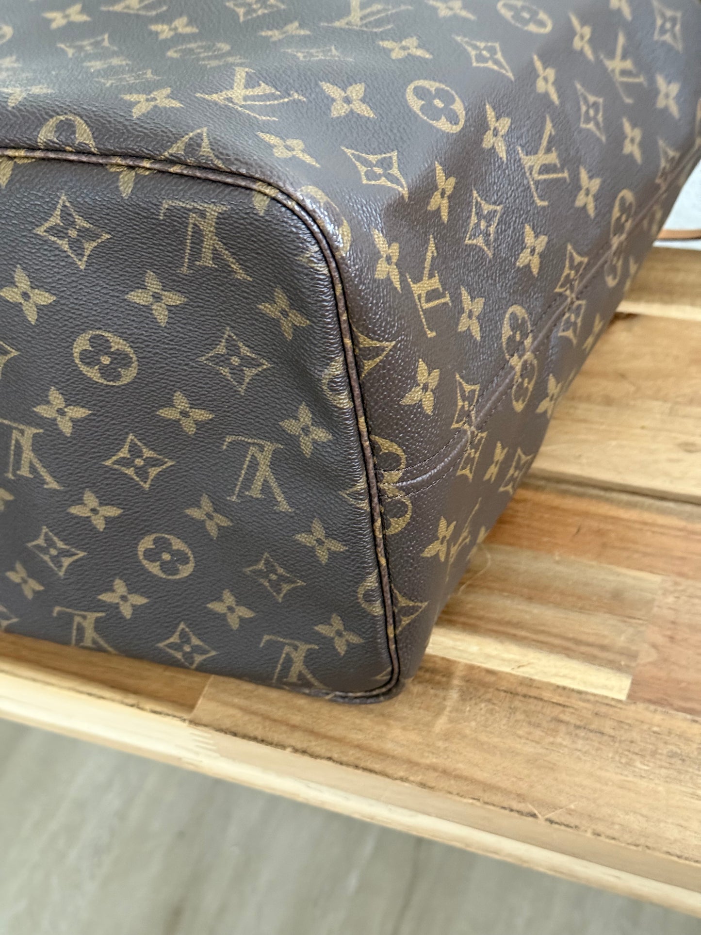 Neverfull GM with Dustbag and Insert Organizer -🗓️ Year: 2010