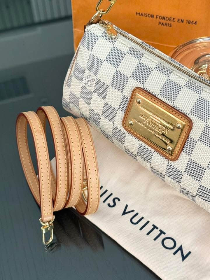 Eva Clutch in DE with Original Strap, Dustbag, Box and Paper bag 🗓️ Year: 2011