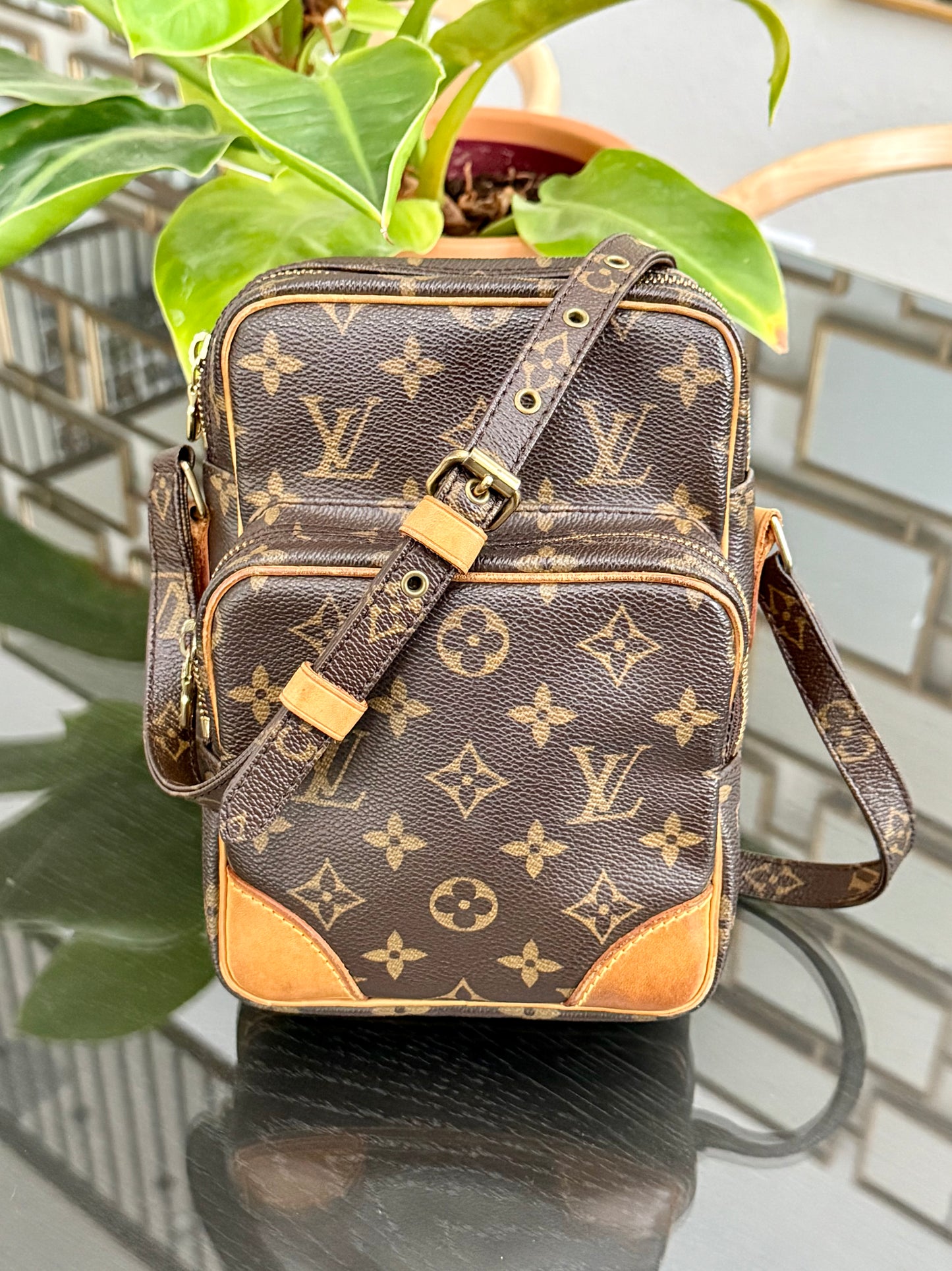 Amazon Crossbody Bag -Year: 2007