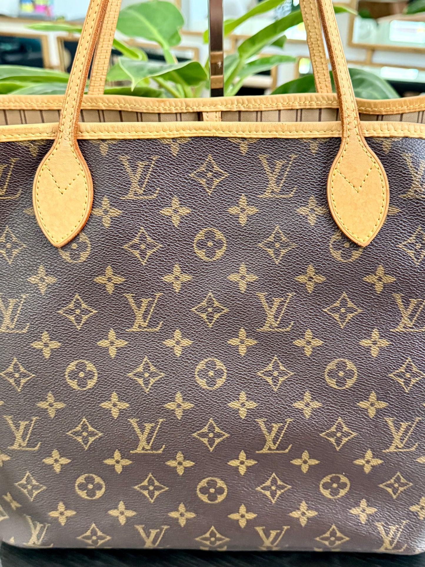 Neverfull MM in Monogram with Dustbag 🗓️ Year: 2007