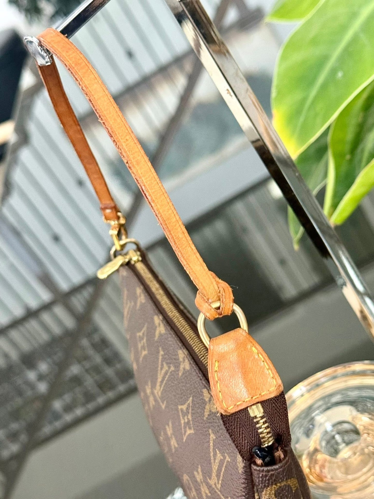 Pochette Accessories with Dustbag 📅 Year: 1999