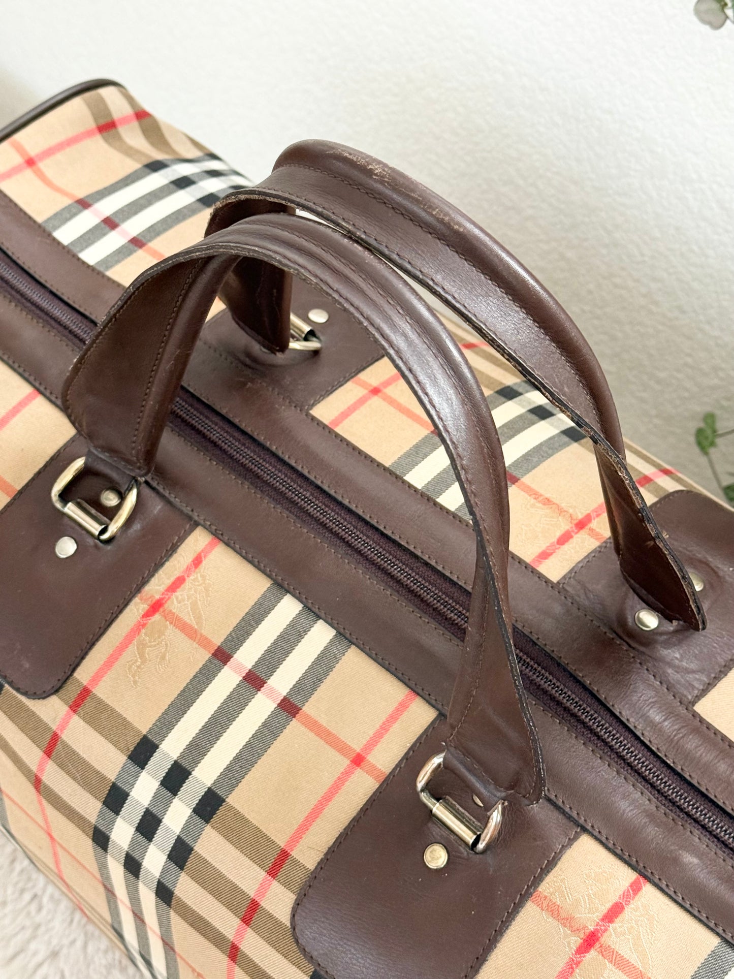 Burberry Duffle/ Travel Bag 📅