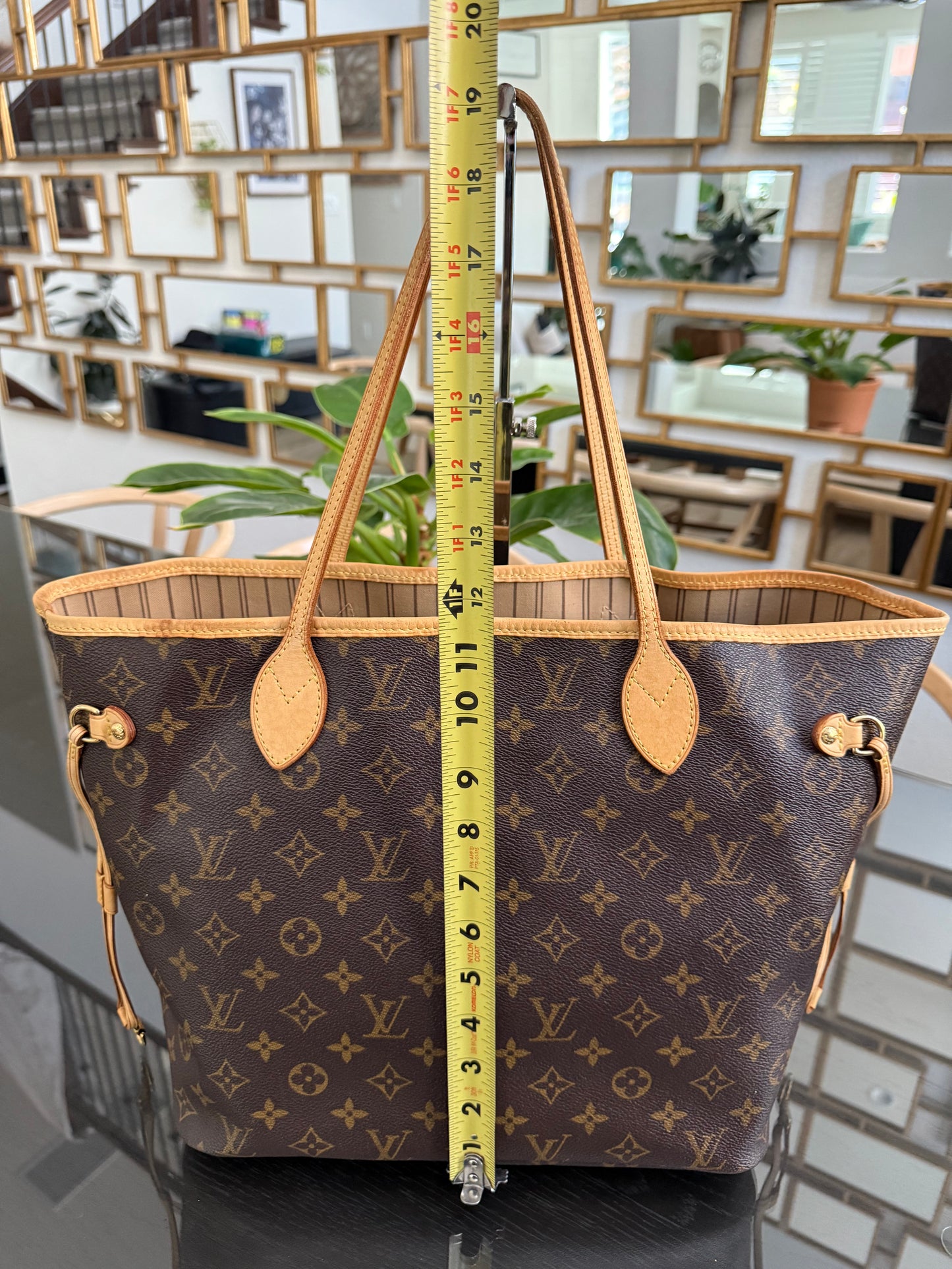 Neverfull MM in Monogram with Dustbag 🗓️ Year: 2007