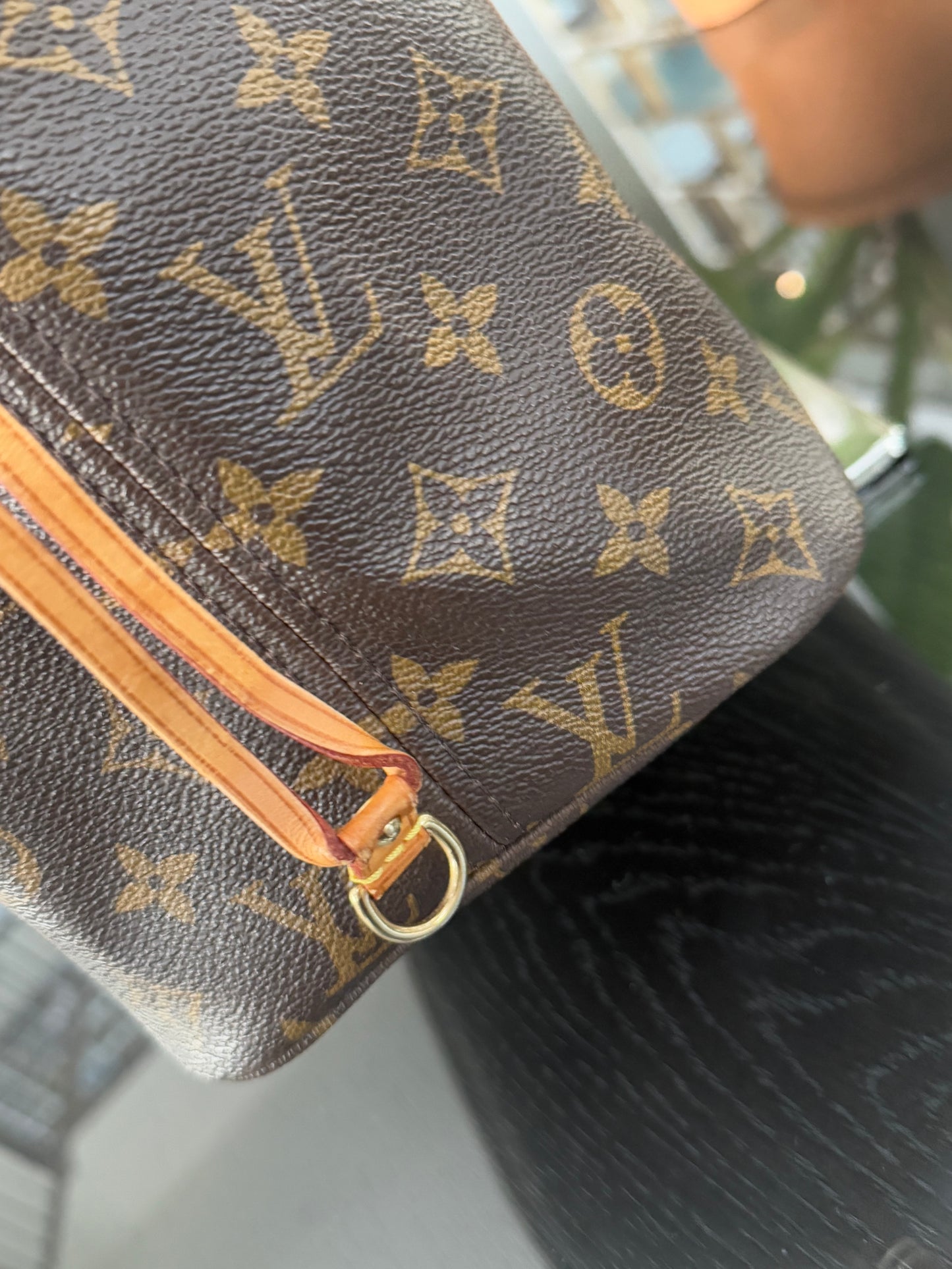 Neverfull MM with Dustbag and Insert Organizer -🗓️ Year: 2011