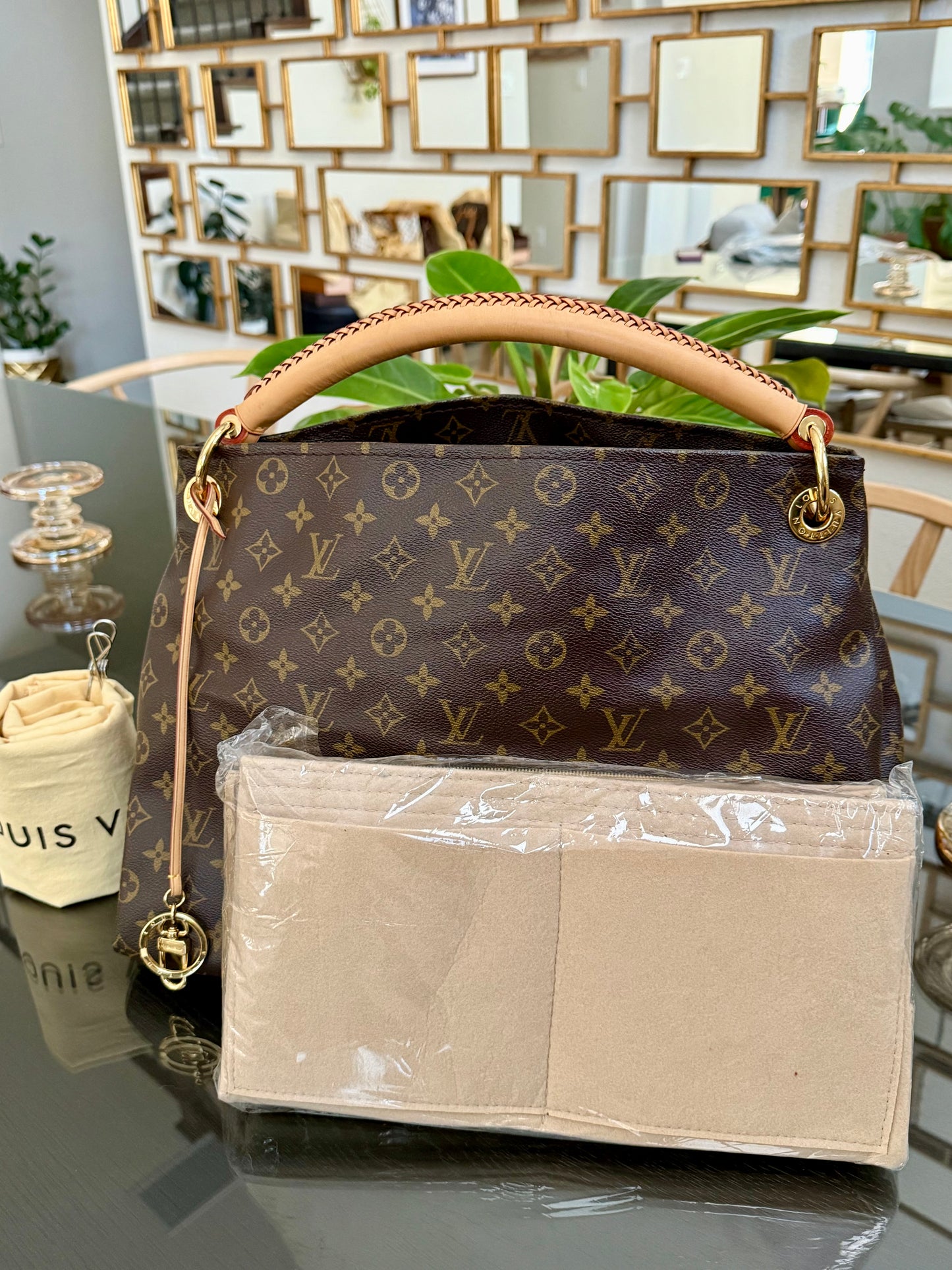 Artsy MM with Dustbag and Insert Organizer - 📅 Year: 2011