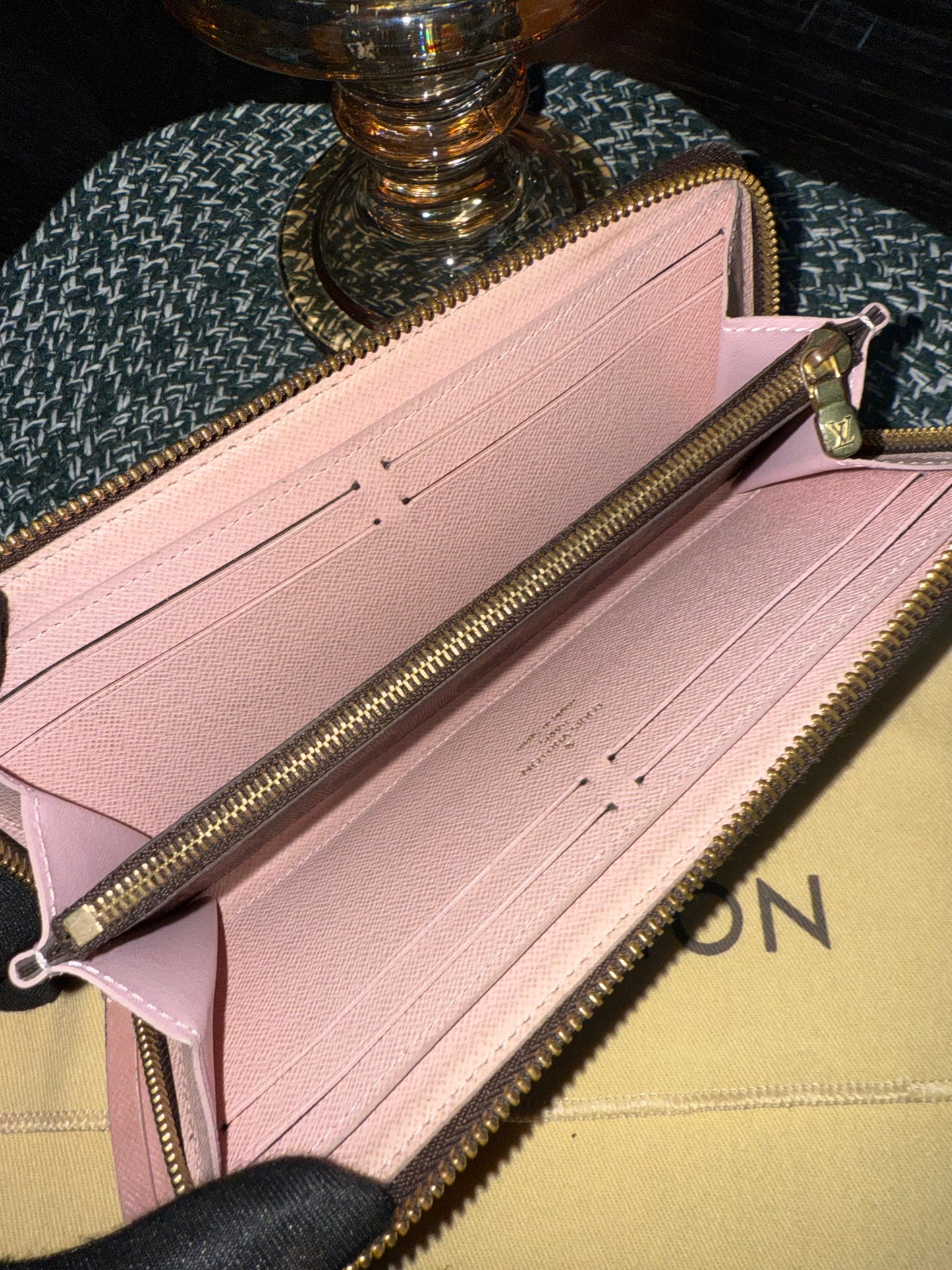 Clemence Wallet DE in Rose Ballerine with Dustbag 🗓️ Year 2018