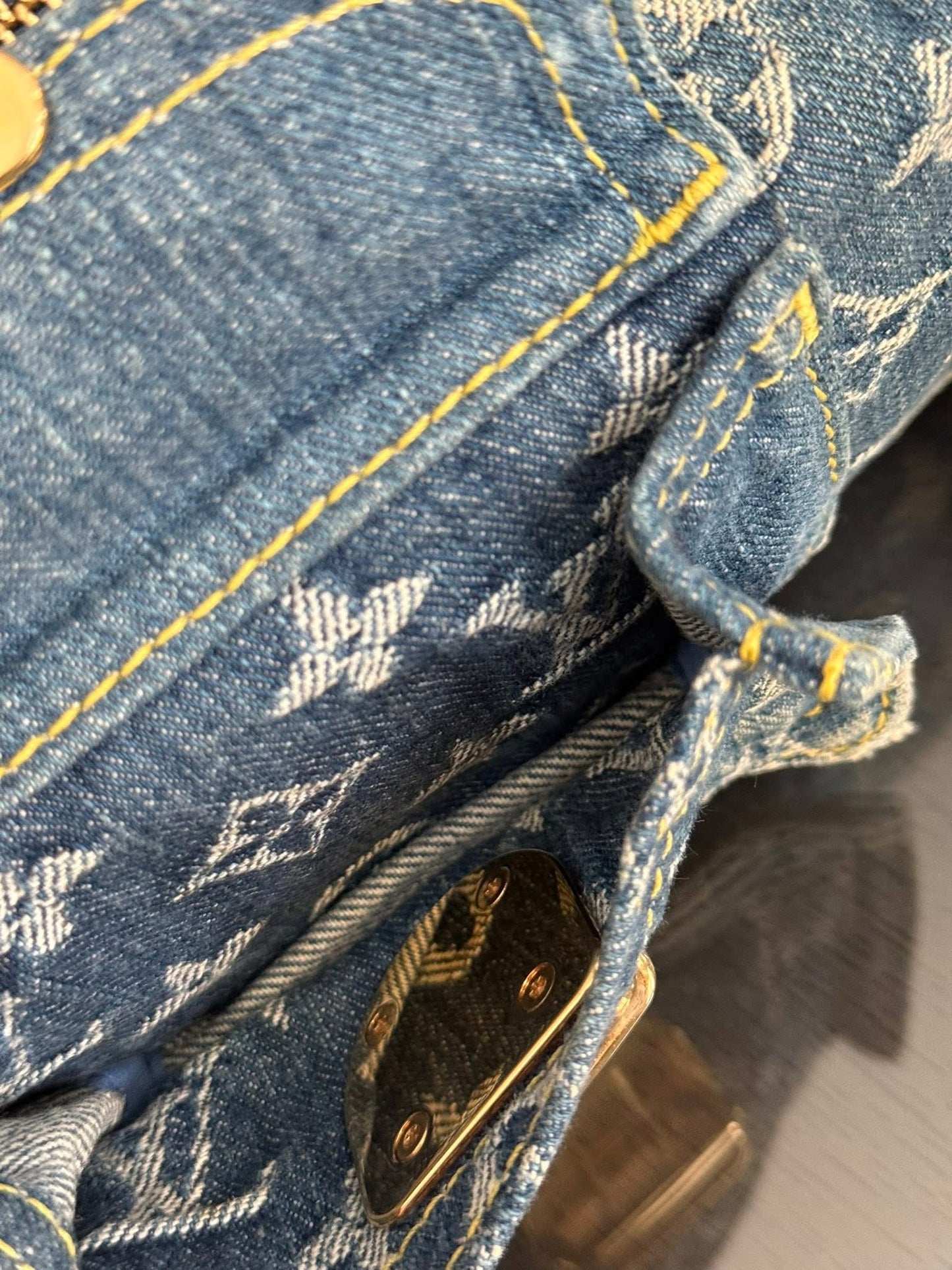 Neo Speedy Denim 📅 Year: 2005