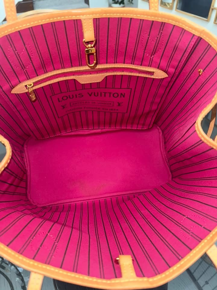 Neverfull MM in Peony interior with Dustbag and Insert Organizer 📅 Year: 2019