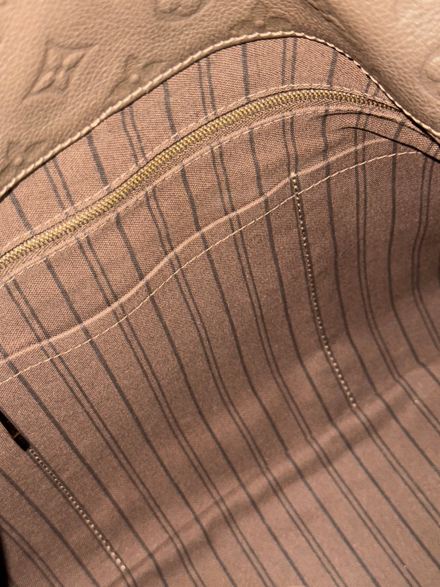 Artsy MM Empriente Ombre with Dustbag and Insert Organizer 📅 Year: 2011