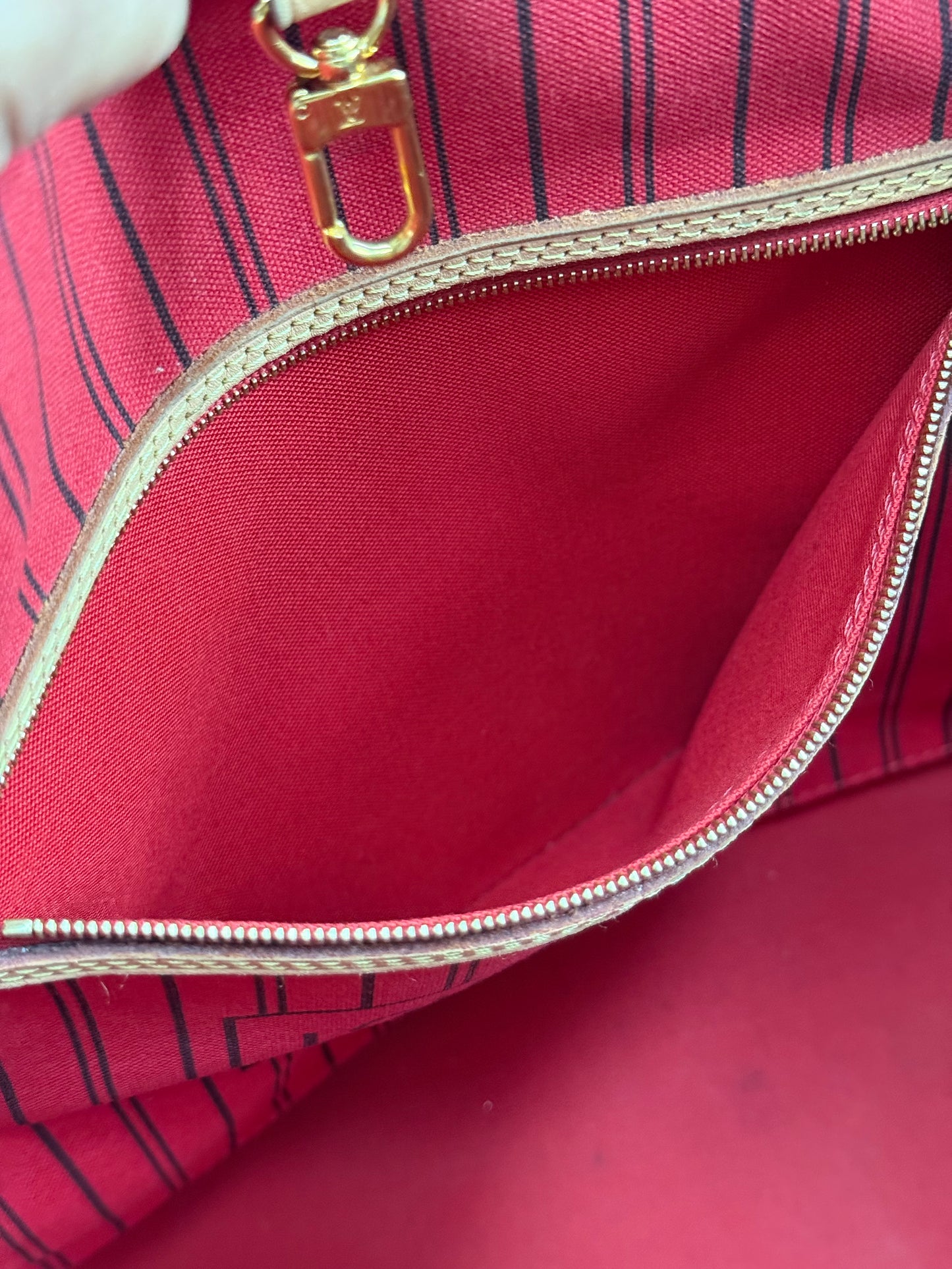 Neverfull MM Monogram in Cerise interior with Dustbag and Insert Organizer 📅 Year: 2020
