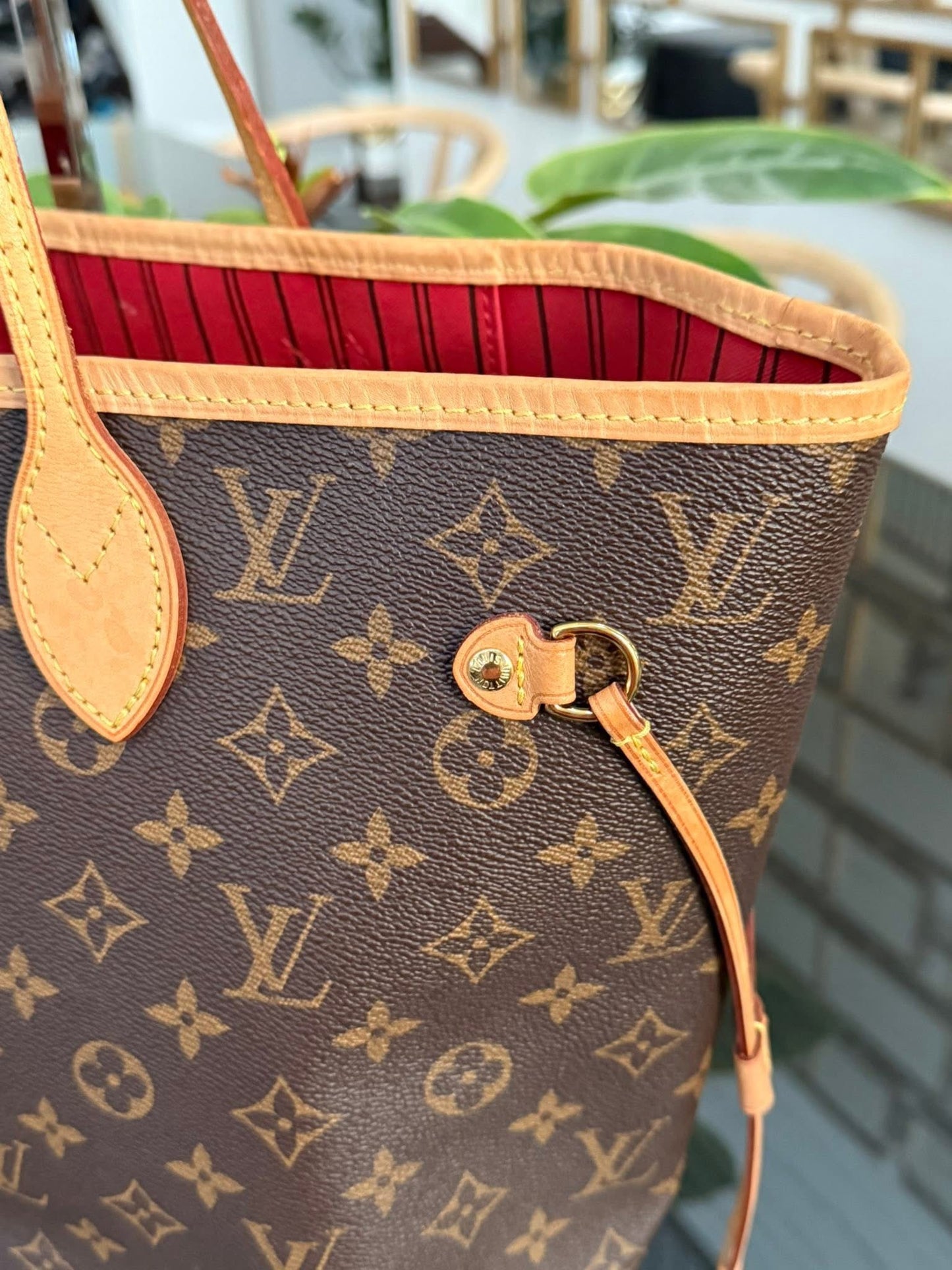 Neverfull MM Monogram in Cerise interior with Dustbag and Insert Organizer 🌺 📅 Year: 2018