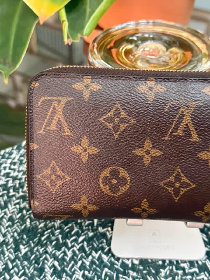 Monogram Zippy Long Wallet 🗓️ Year: 2018