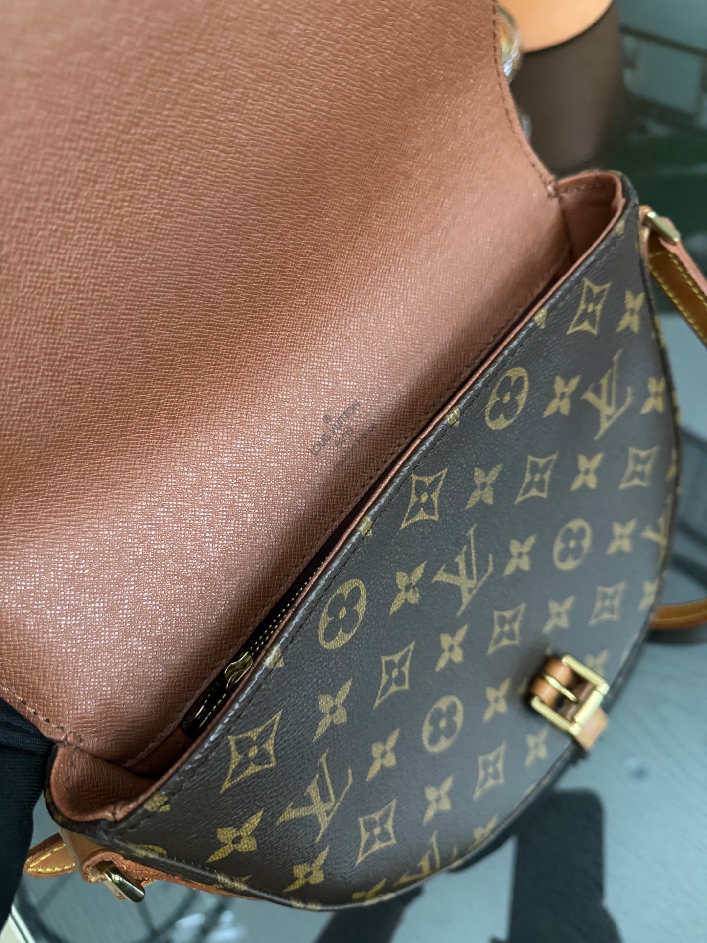 Chantilly MM Crossbody Bag 🌺Year: 1995