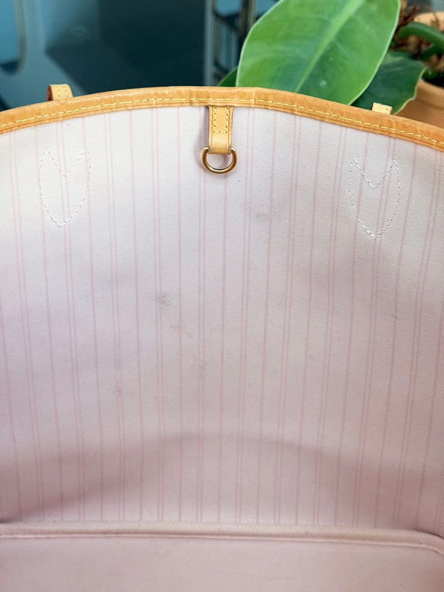 Neverfull MM Azur in Rose Ballerine with Dustbag and Insert Organizer 📅 Year: 2017