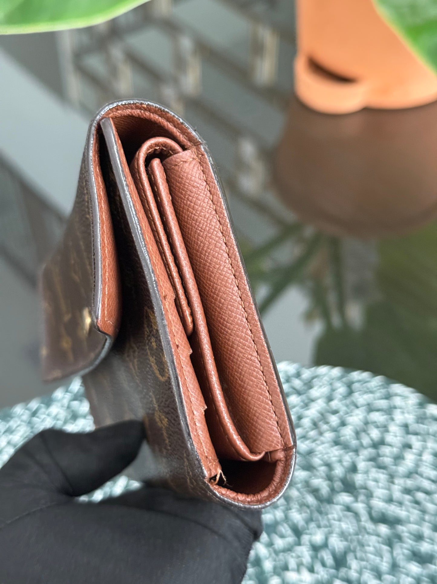 International Wallet in Monogram 🗓️ Year: 2003