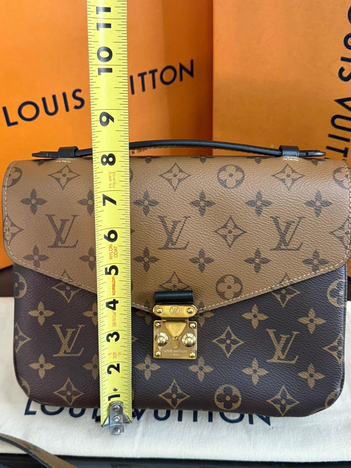 Pochette Metis Reverse in Monogram with Original Strap, Box, Dustbag and Paper bag 🗓️ Year 2019