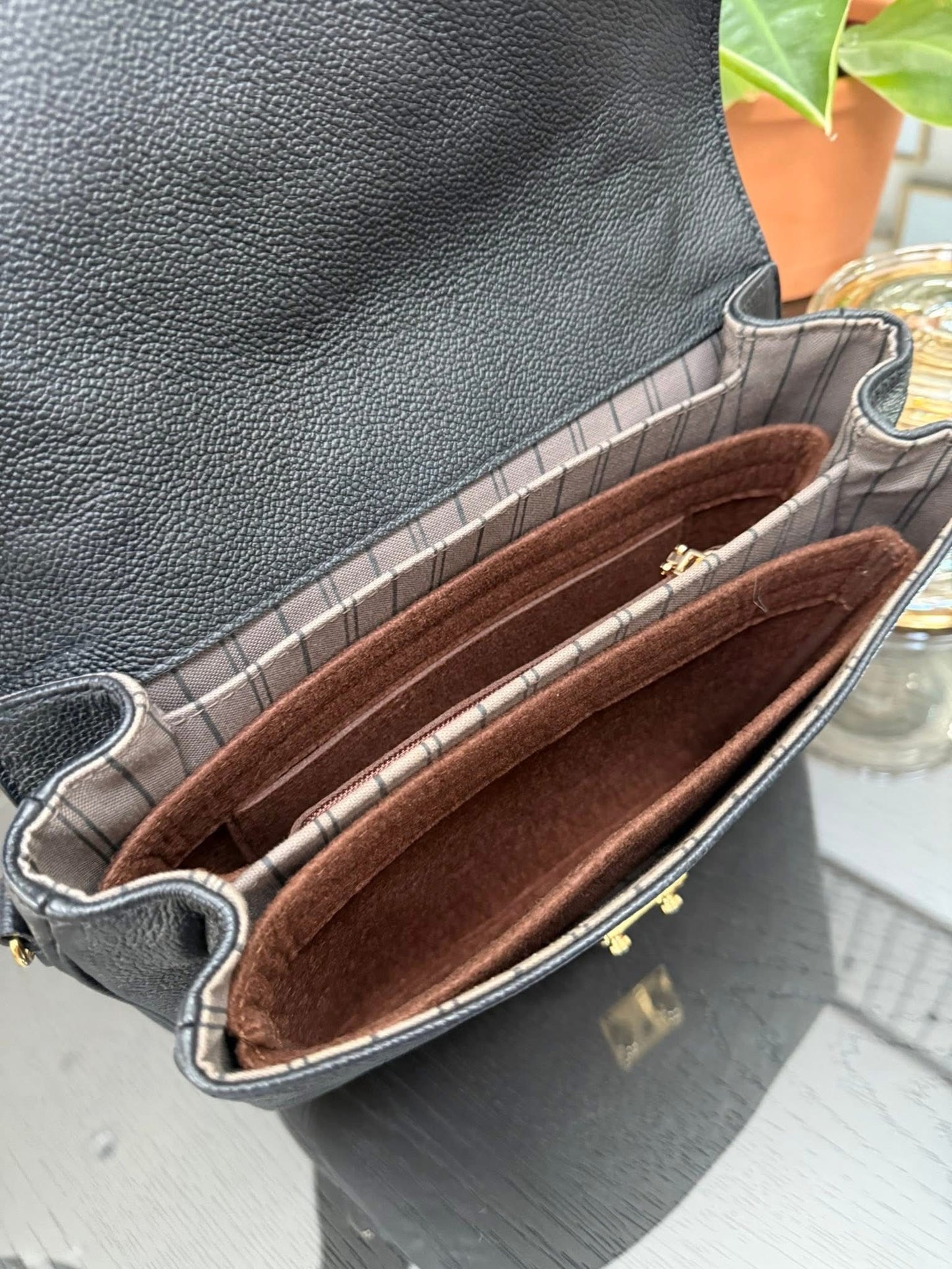 Pochette Metis Emptiente Noir with Box, Dustbag, Insert Organizer, Box and Paper bag -Microchip & Authenticed