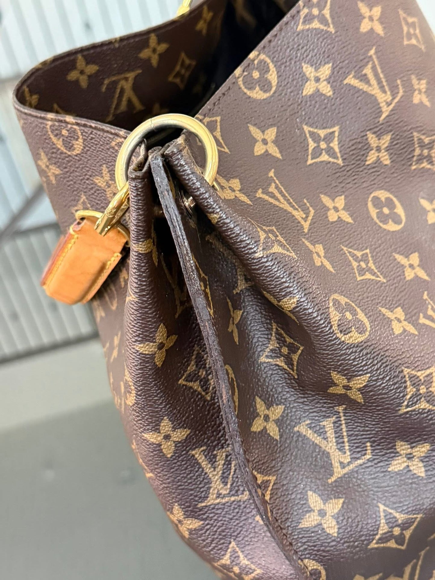 Hobo Metis in Monogram with Original Strap and Dustbag 📅 Year: 2013