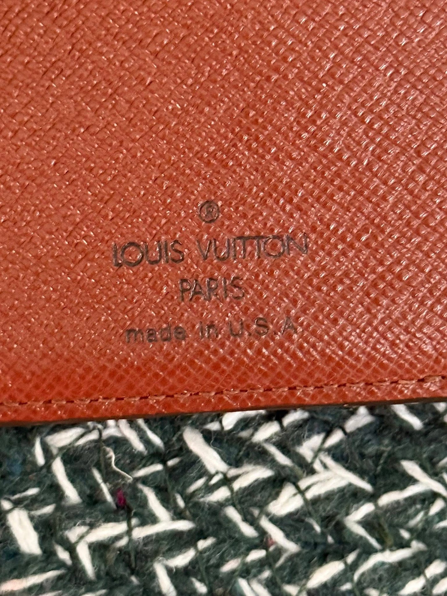 Kisslock Wallet in Monogram 🗓️ Year: 2000