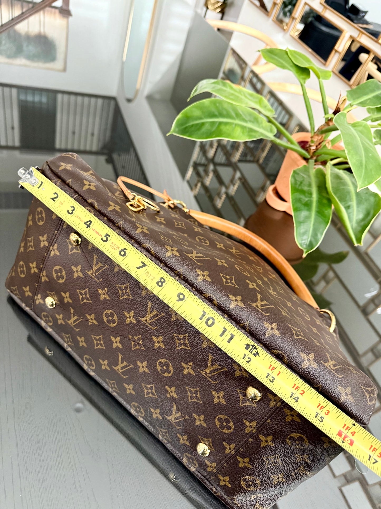 Artsy MM with Dustbag and Insert Organizer - 📅 Year: 2011