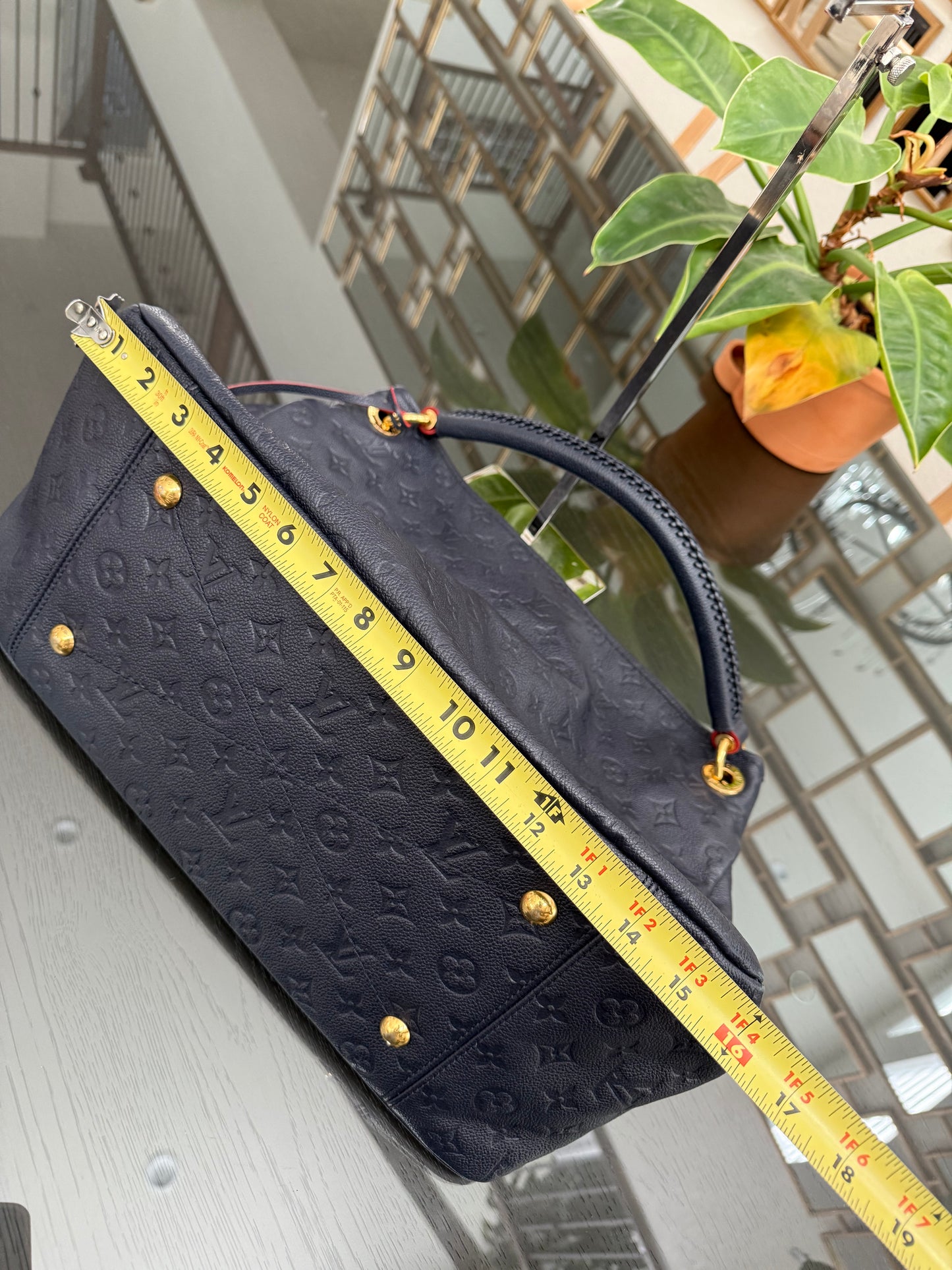 Artsy MM Empriente in Navy Blue with Dustbag- 📅 Year: 2020