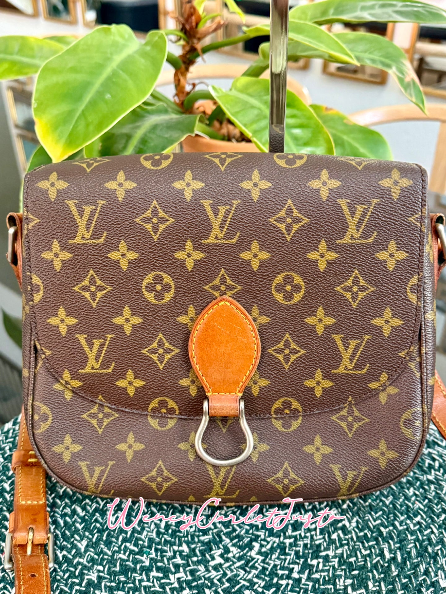 St. Cloud GM in Monogram 📅 Circa 80’s
💥No Peeling and No Stickiness💥