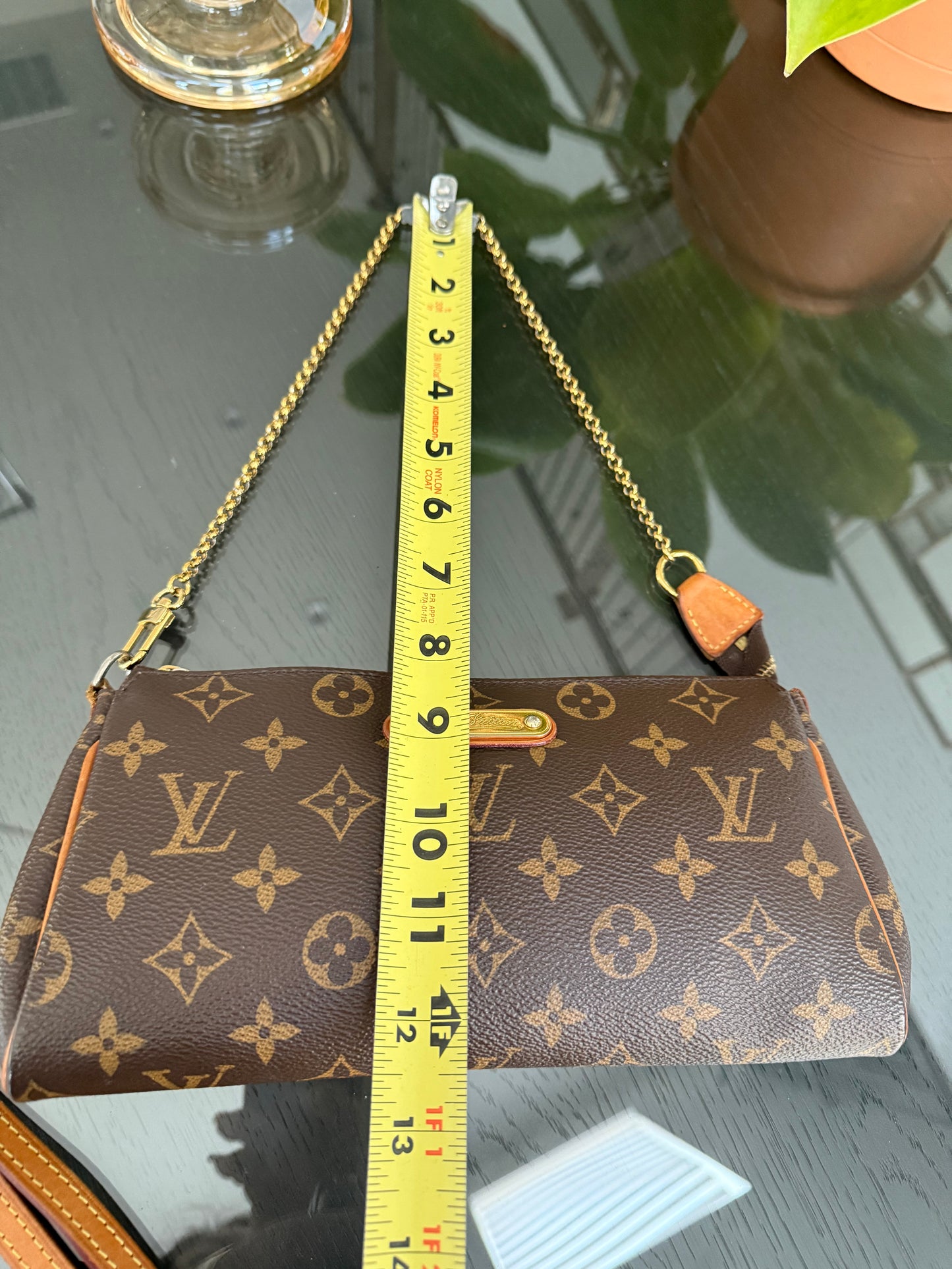 Eva Clutch with Dustbag- 🗓️ Year: 2015