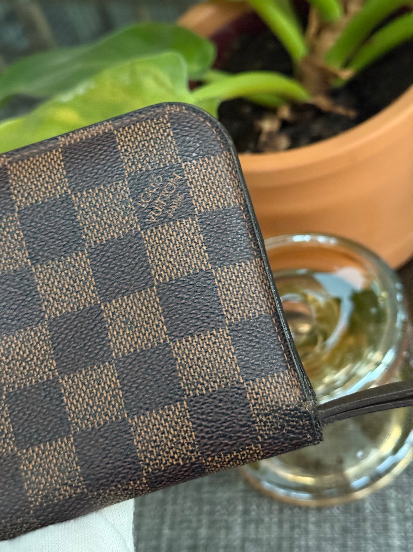 Insolite Wallet in De -Year 2011