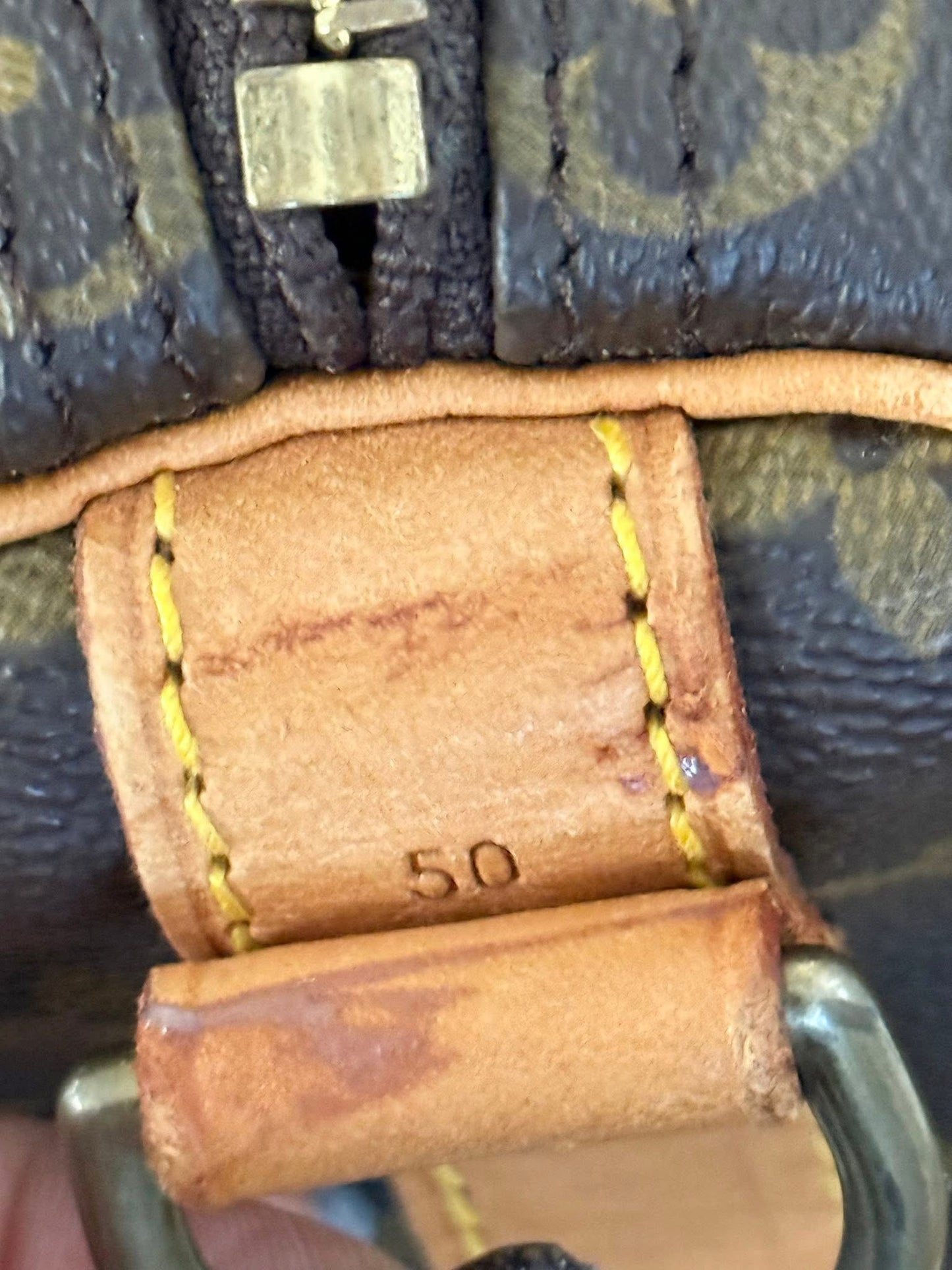 Keepall 50 Bandoulier with Original Strap, Luggage tag and Poignet  📅 Year: 1990