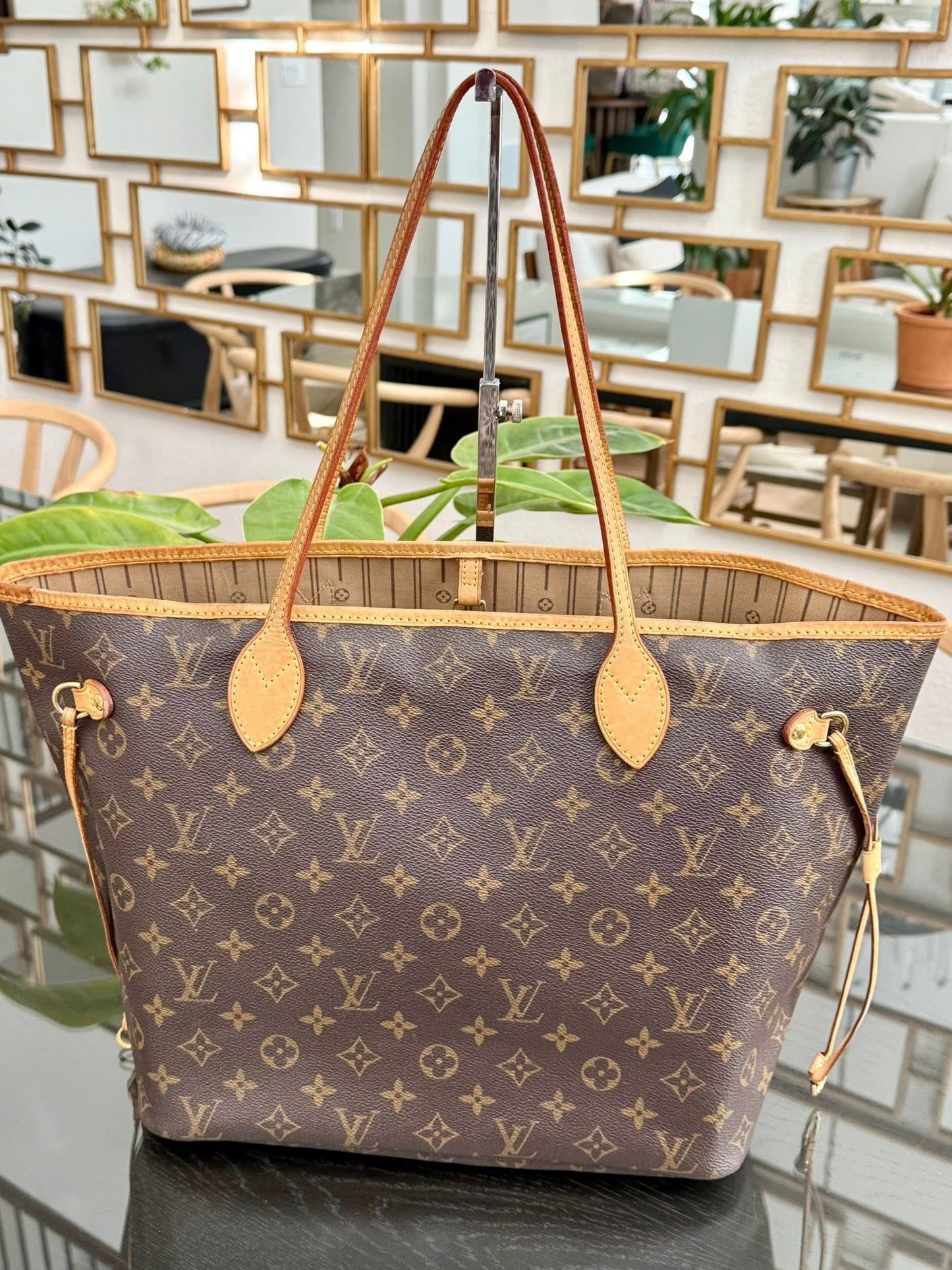 Neverfull MM in Monogram with Dustbag 📅 Year: 2007