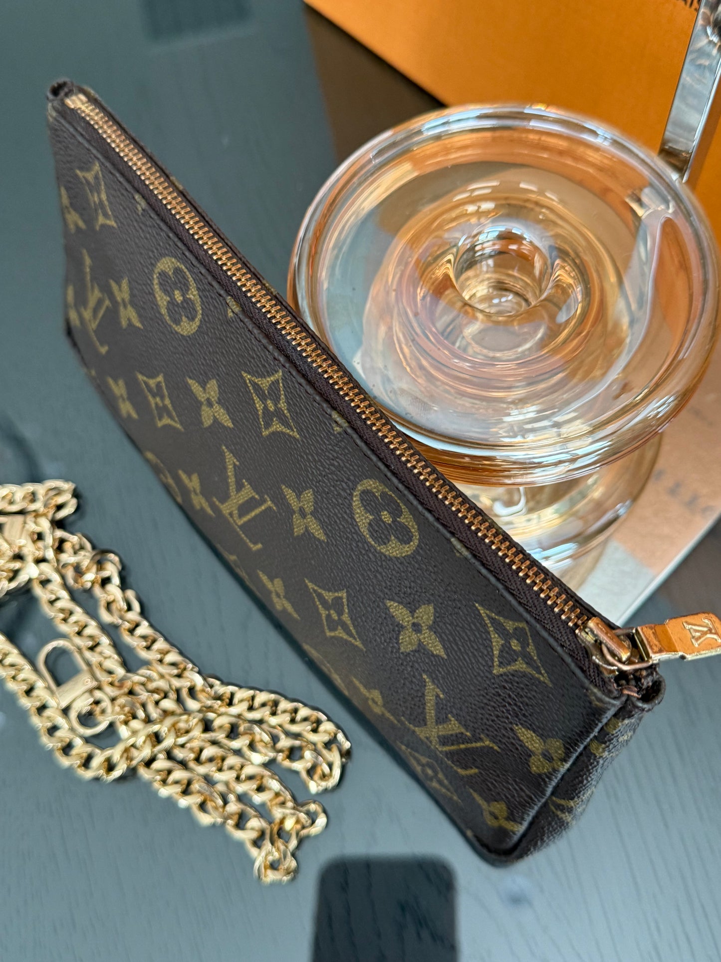 Sac Shopping Pouch with Generic Gold Strap
