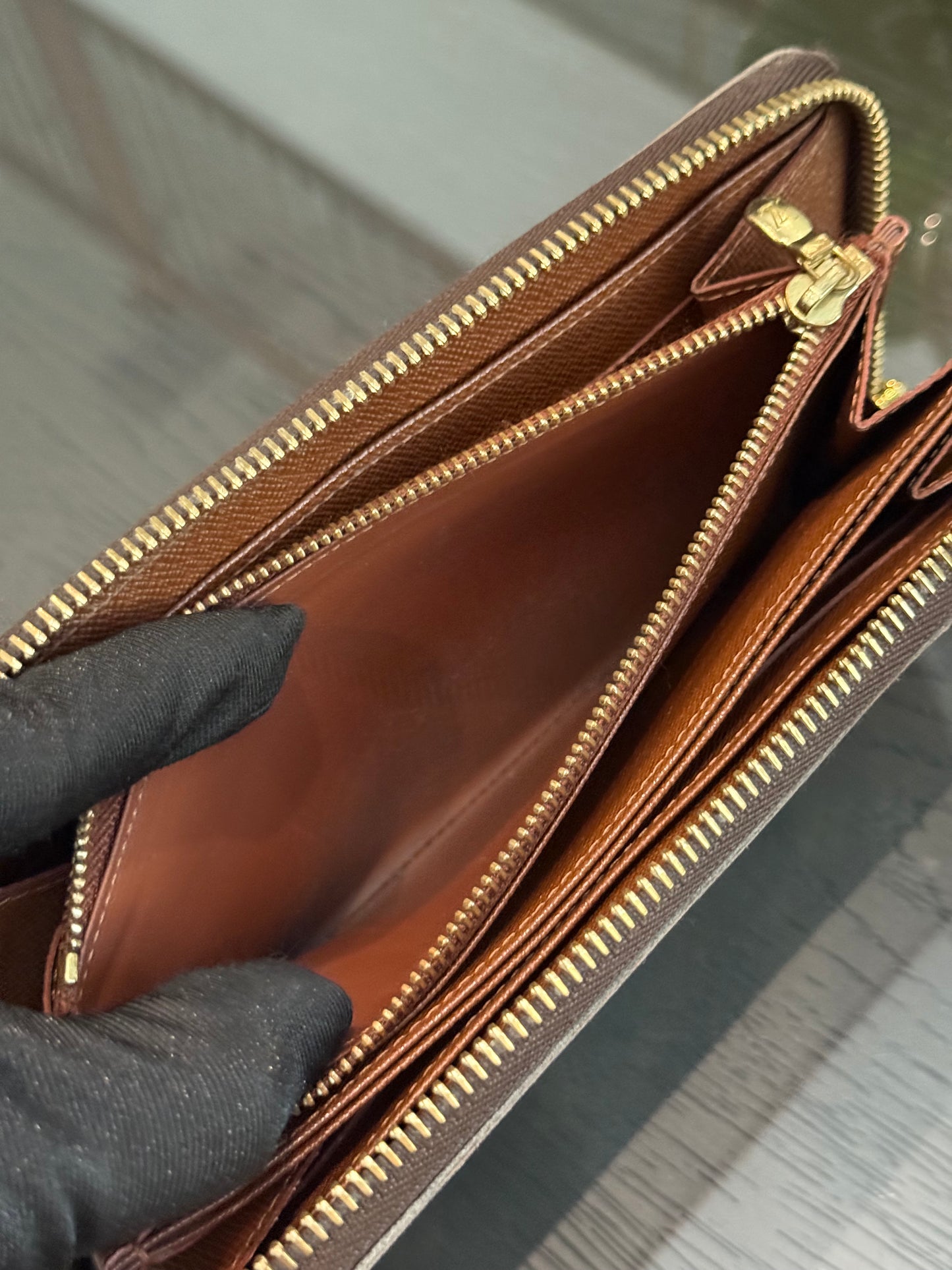 Zippy Long Wallet in Monogram with Dustbag 🗓️ Year: 2014