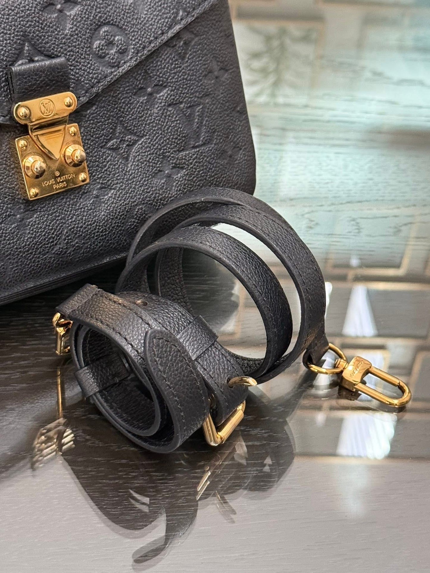 Pochette Metis Emptiente Noir with Box, Dustbag, Insert Organizer, Box and Paper bag -Microchip & Authenticed