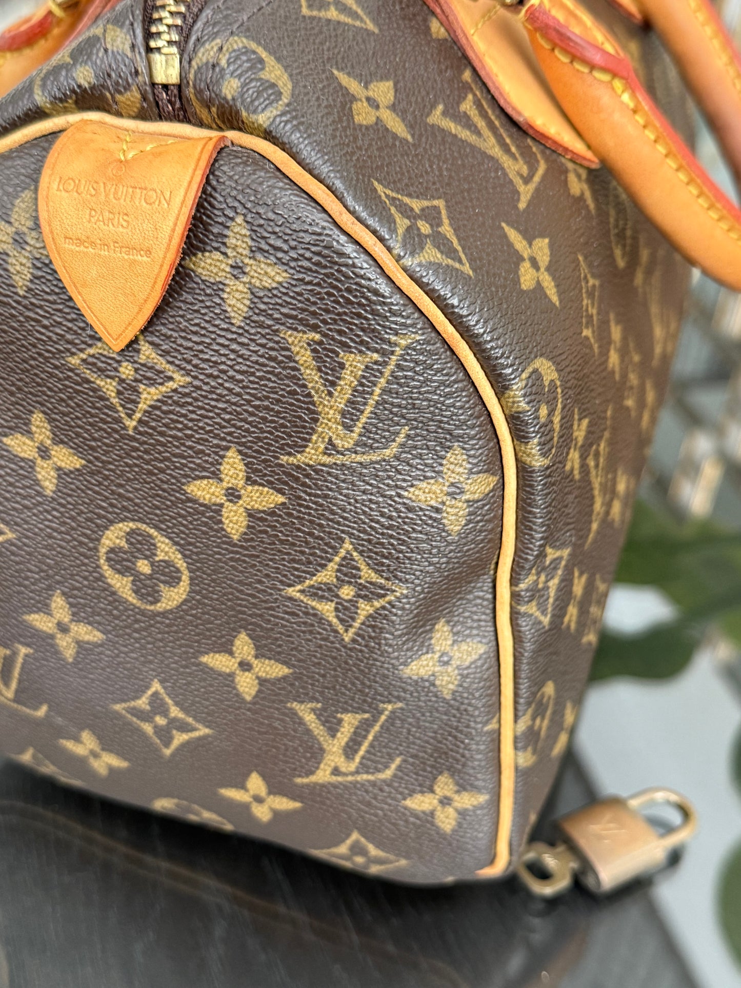 Speedy 25 in Monogram with Lock 🔐 and Key -🗓️ Year: 2005