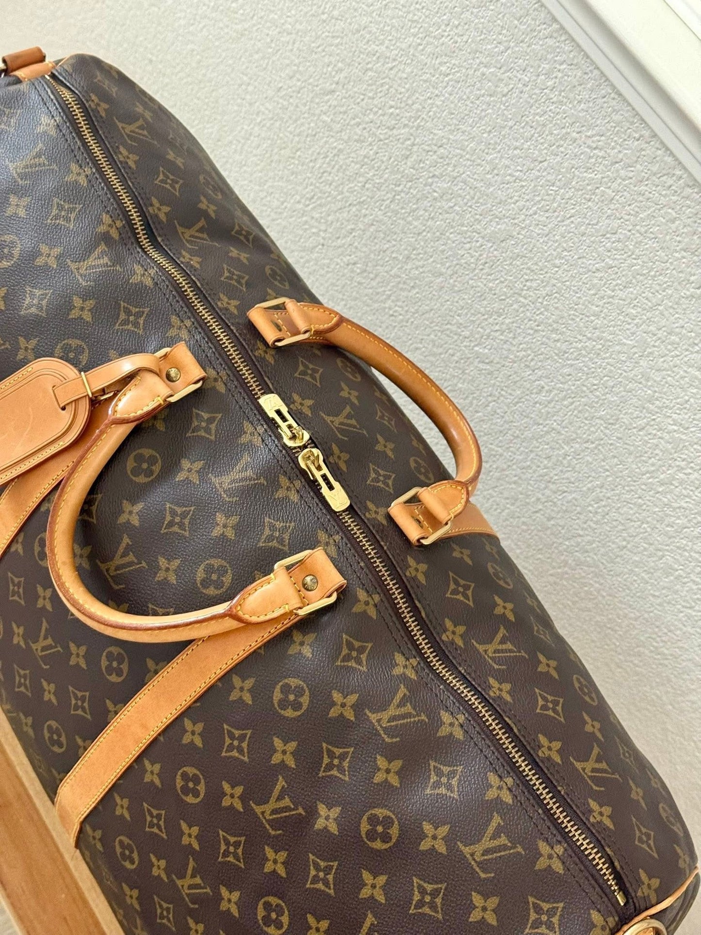Keepall 60 Bandoulier with Original Strap, Luggage Tag and Poignet 📅 Year: 1994