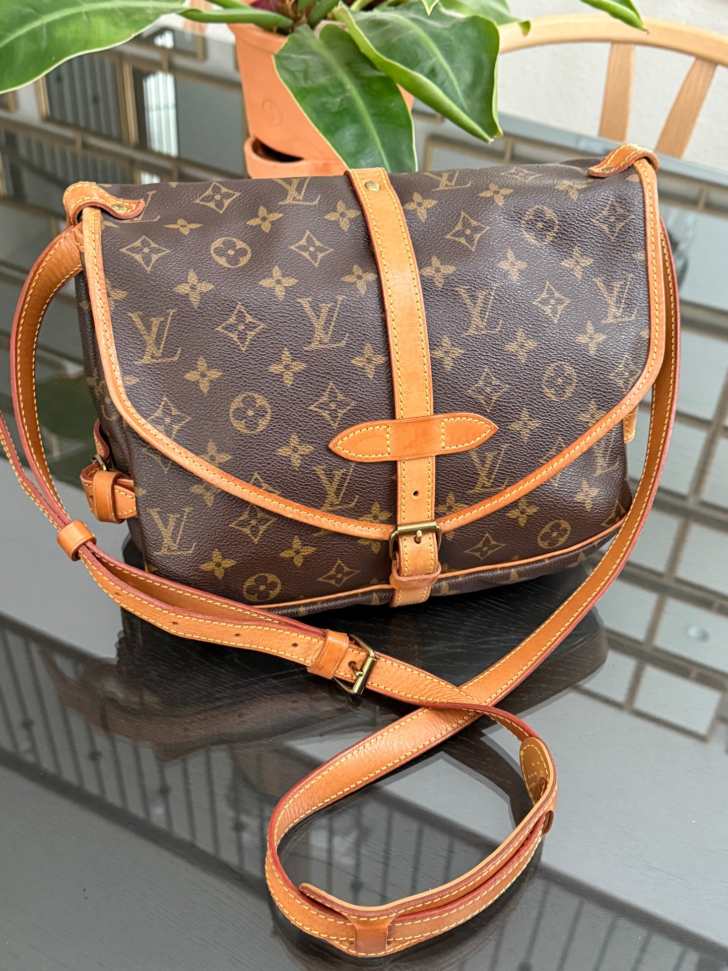 Saumur 30 Crossbody 🌺 Year: 1989